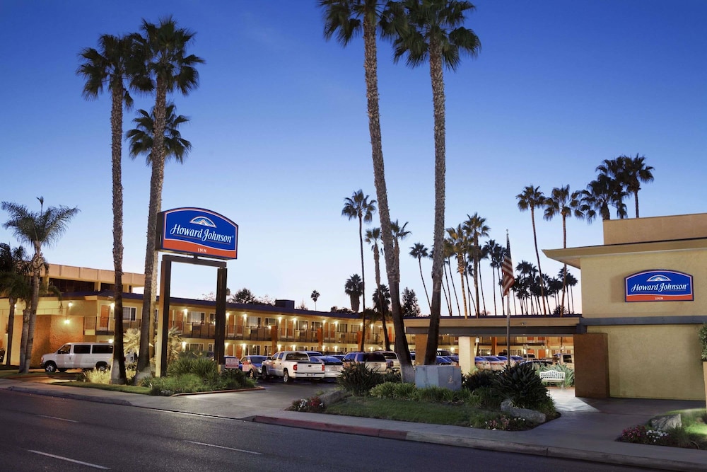 Howard Johnson By Wyndham San Diego Sea World 1/21
