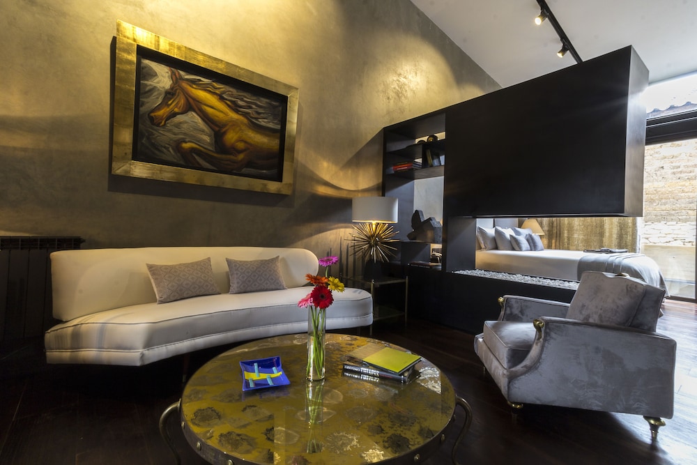 Uvence Arte + Hotel 31/50