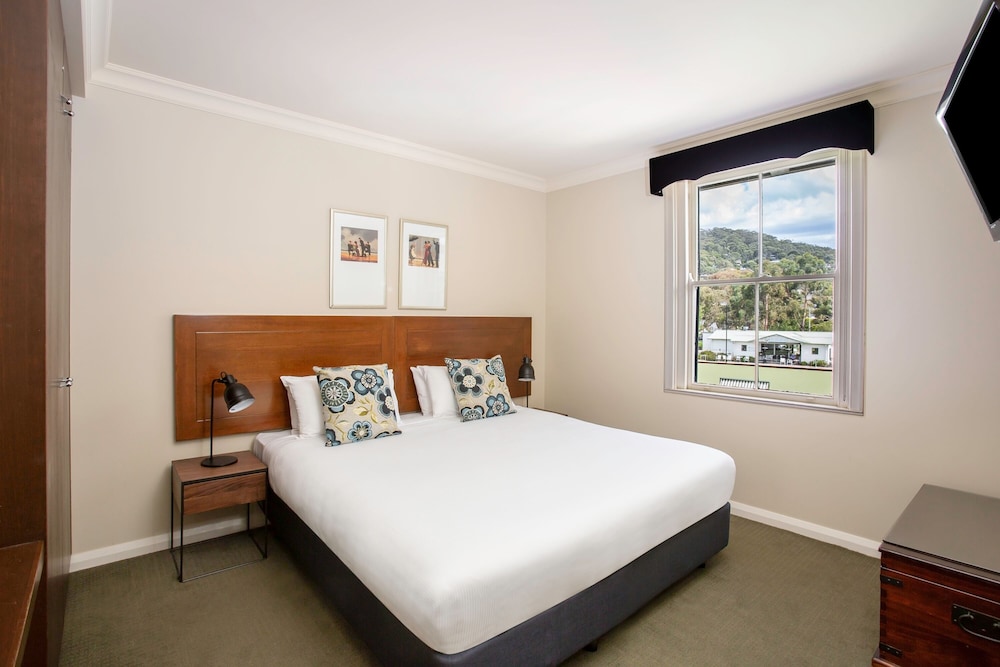 Heritage, Double Bed, Accessible