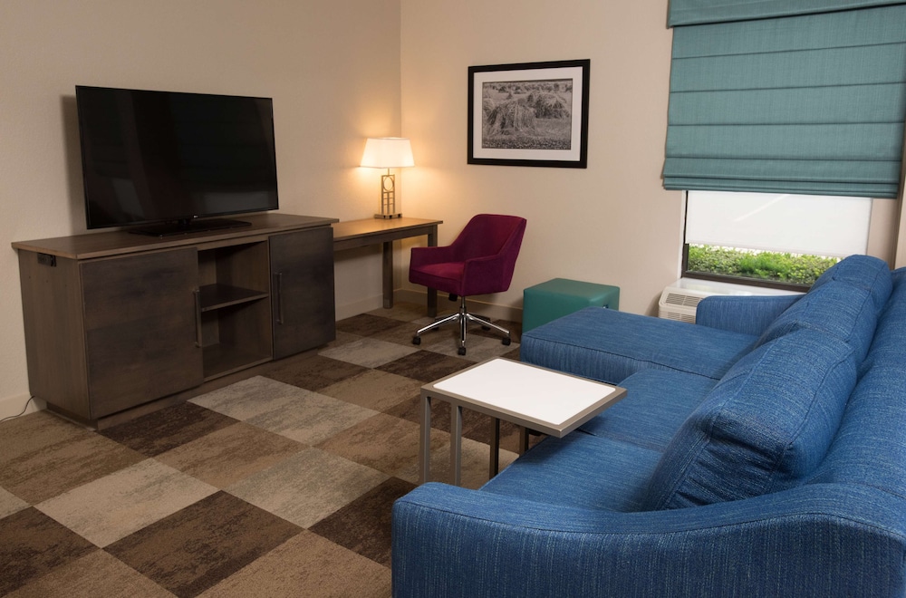 Hampton Inn Wooster 28/36