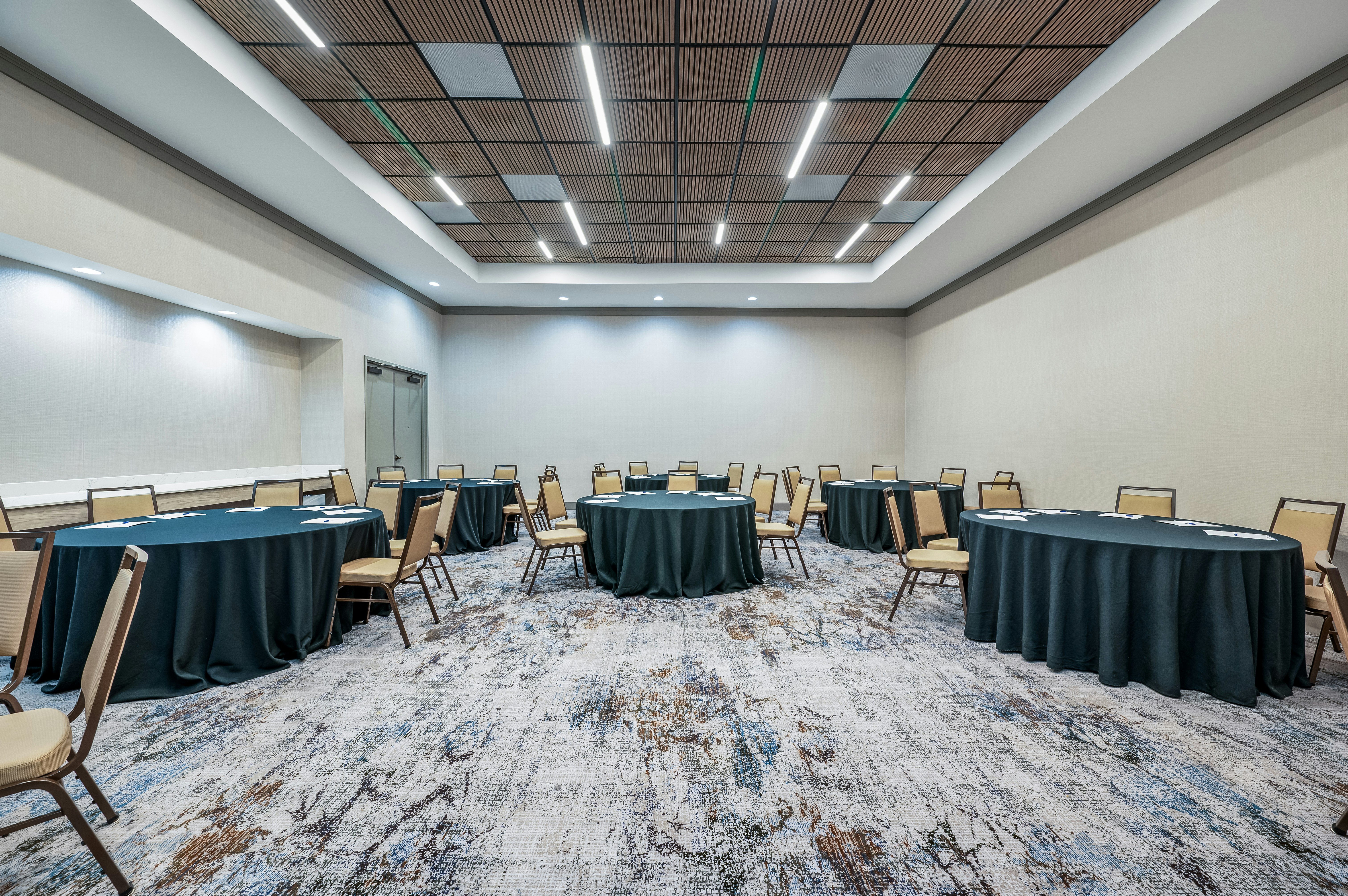 DoubleTree Suites by Hilton Raleigh - Durham 66/82