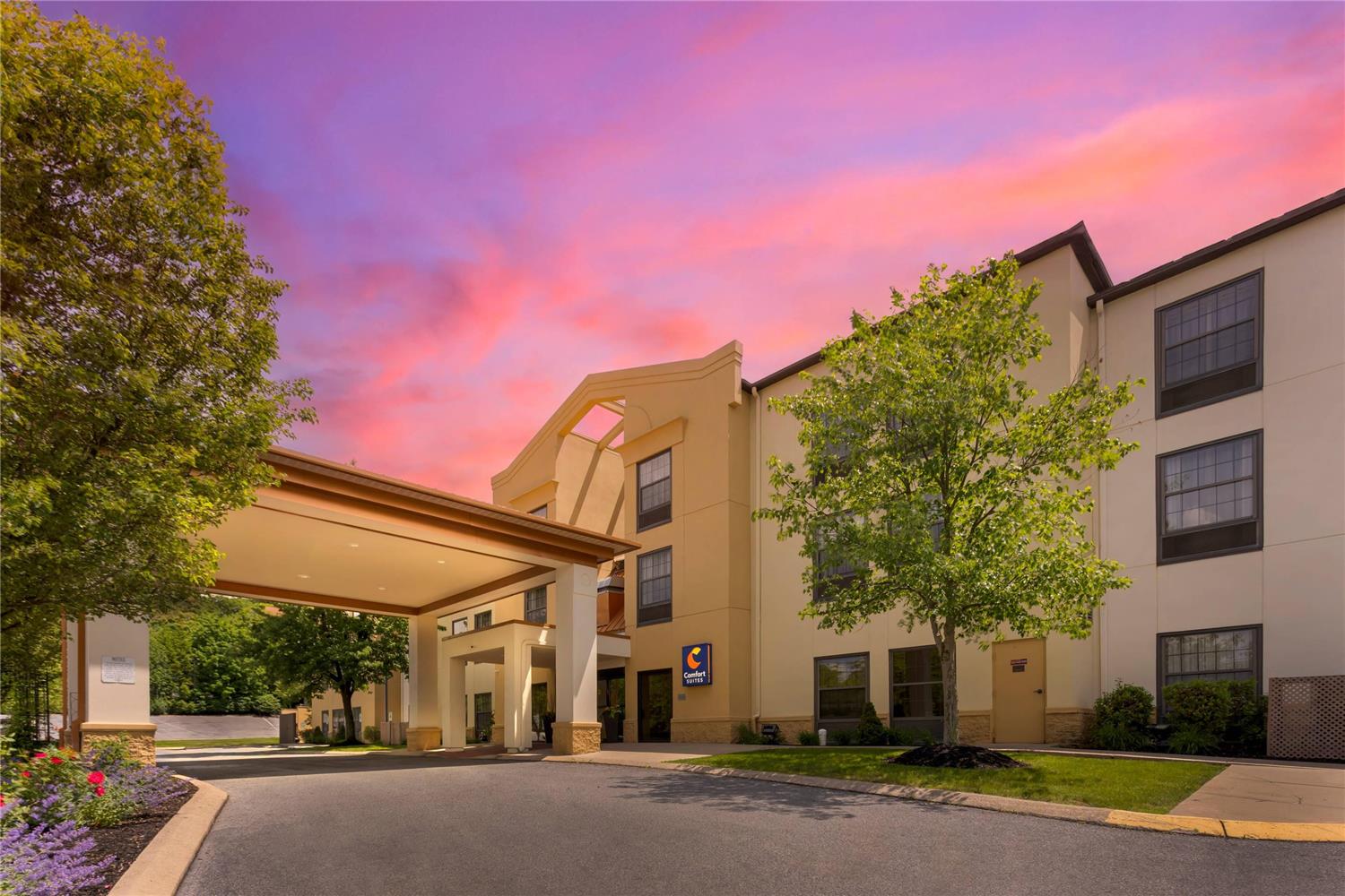 Comfort Suites State College near Penn State 2/24