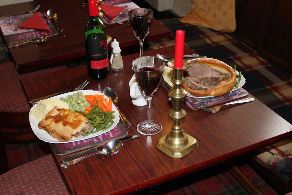 OYO Rose & Crown Hotel 27/42