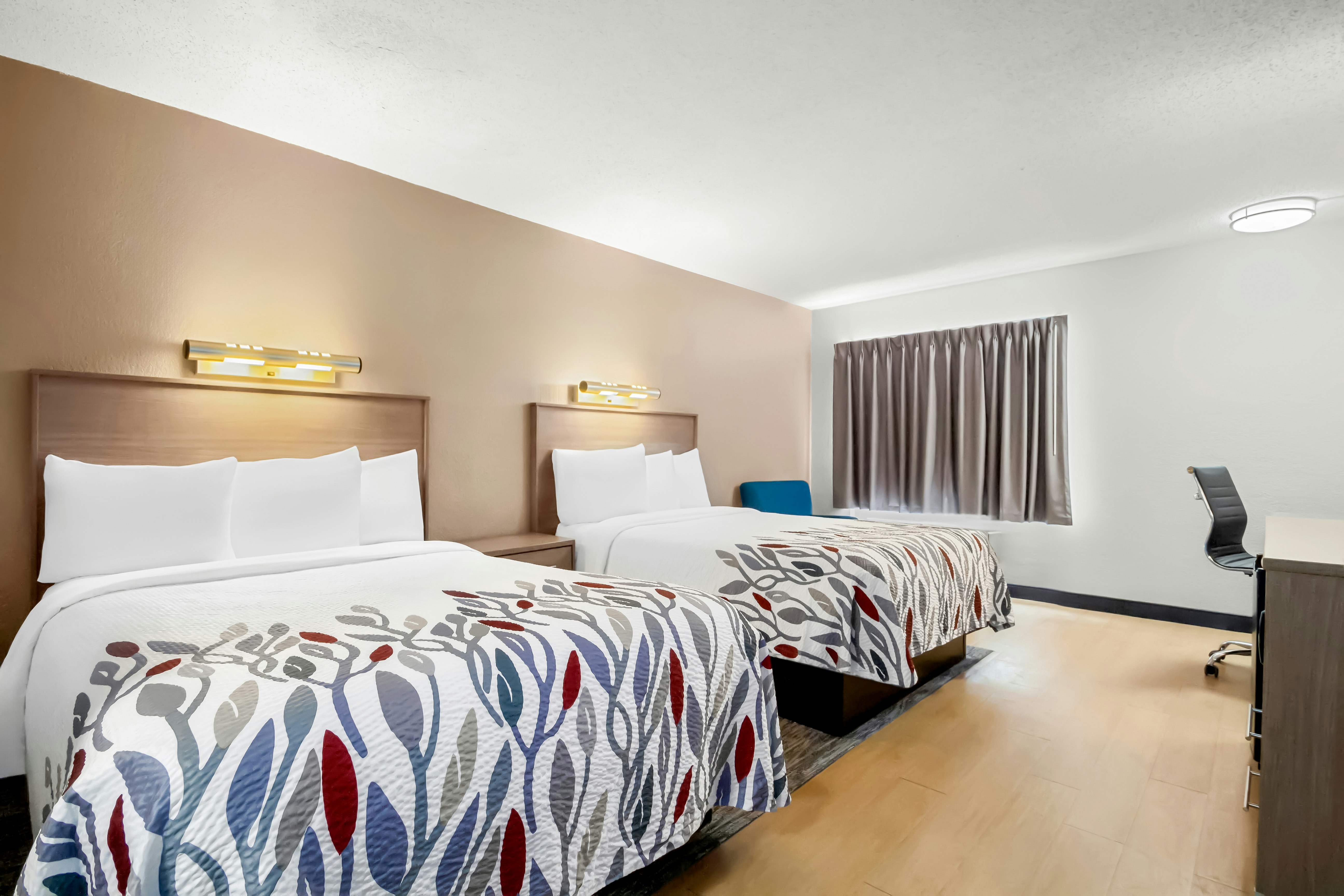 غرفة ديلوكس بسريرين مزدوجين، Red Roof Inn Myrtle Beach Hotel - Market Commons 3/8