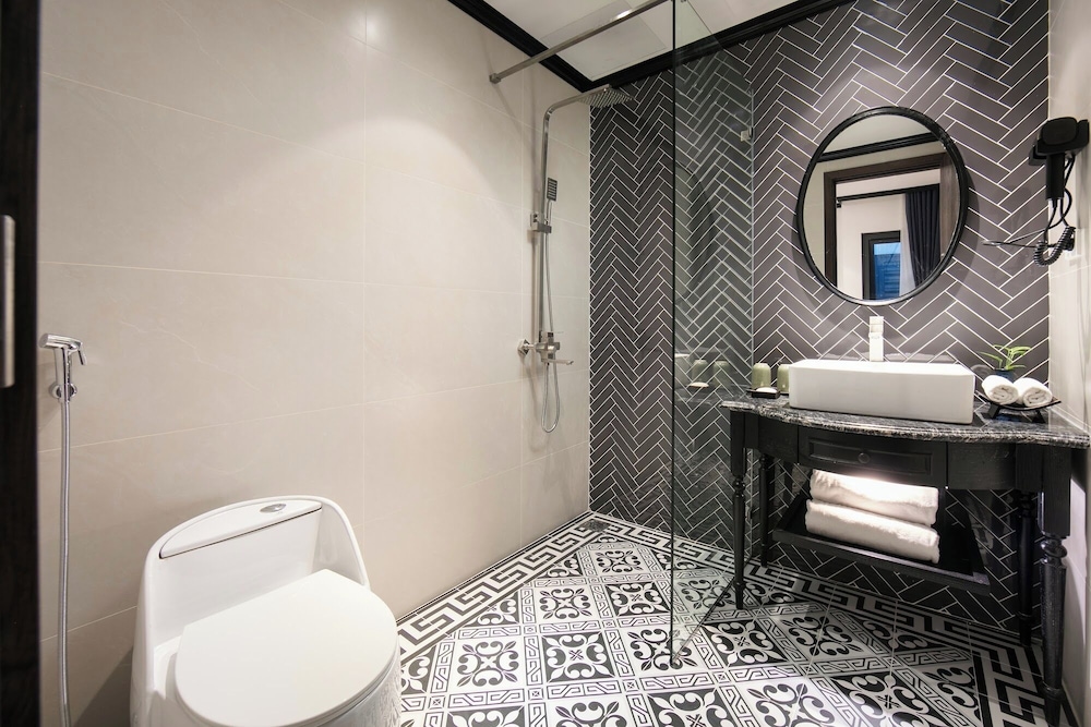 Hanoi Le Chateau Hotel & Spa 44/50