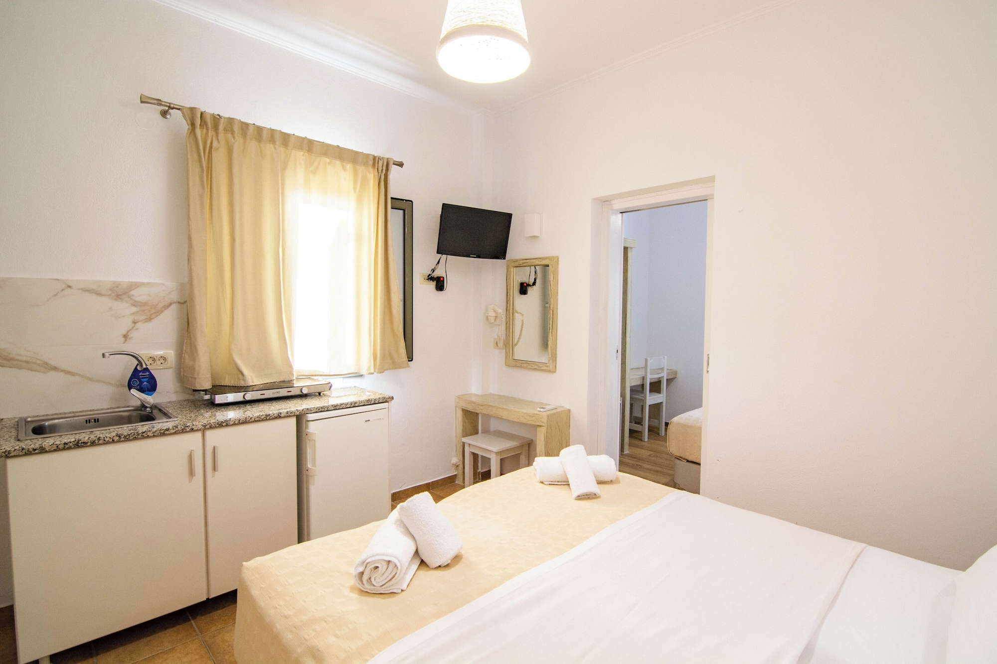 1 BEDROOM, FAMILY, APARTMENT