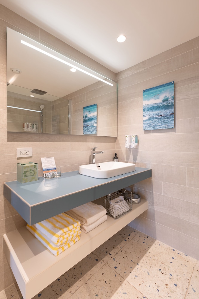 Amsterdam Manor Beach Resort 32/72