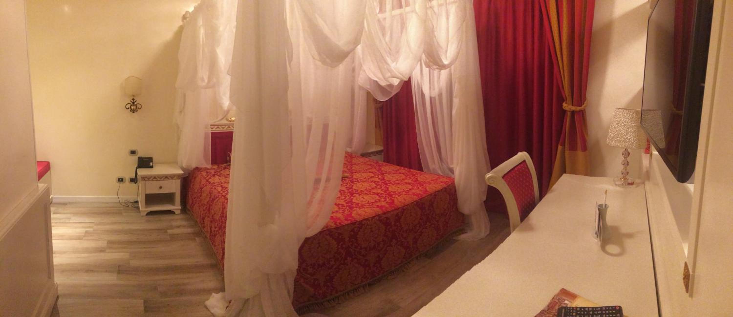 Imperial, Suite
