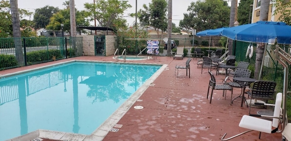 Hotel Marguerite Anaheim/Garden Grove, Trademark Collection 31/50