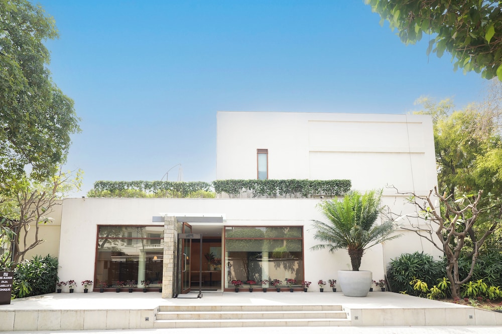 The Manor New Delhi 4/74