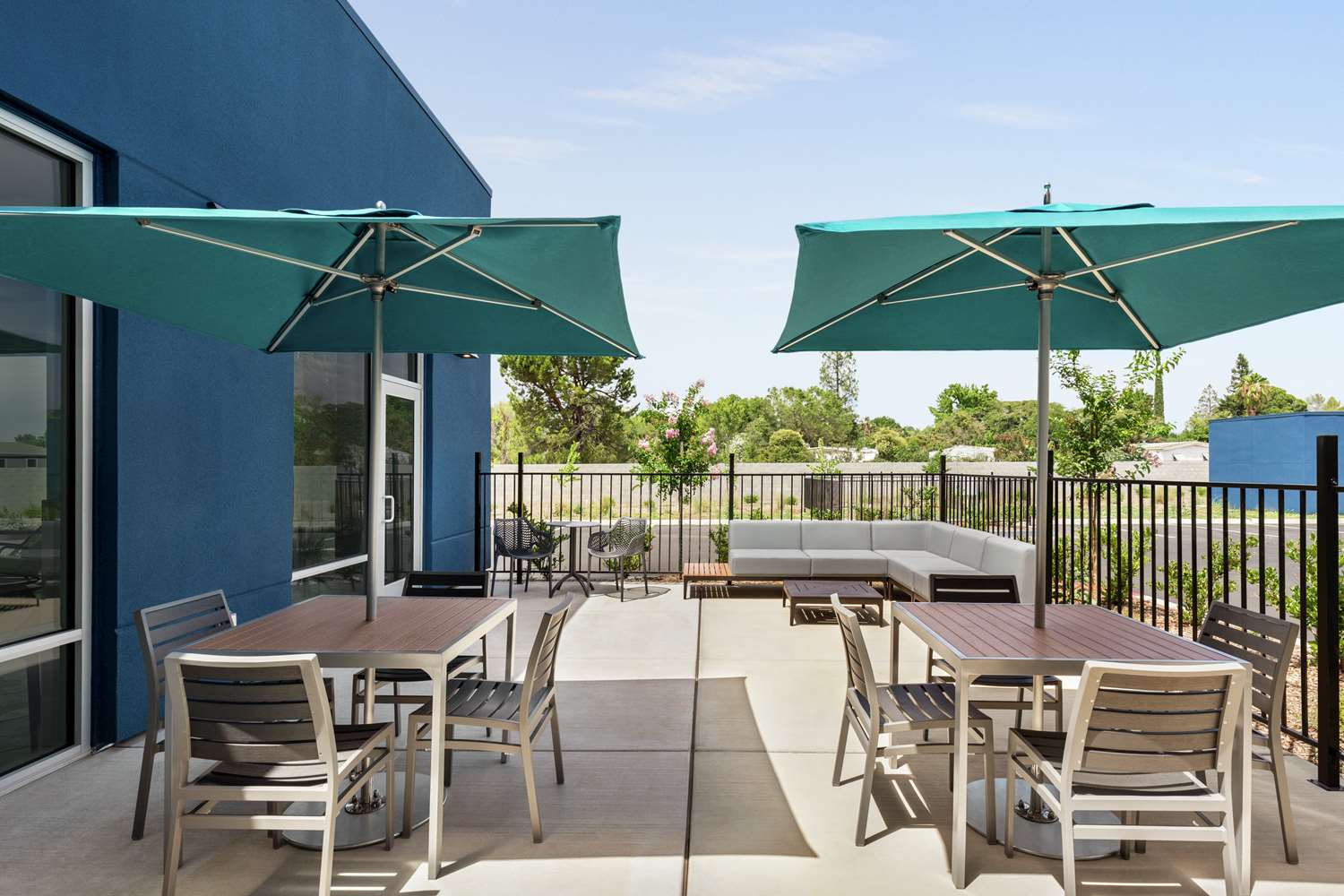 Hampton Inn & Suites Oroville 21/24