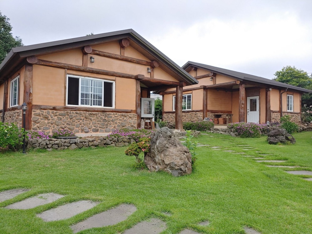 Geumok Log Pension 14/18