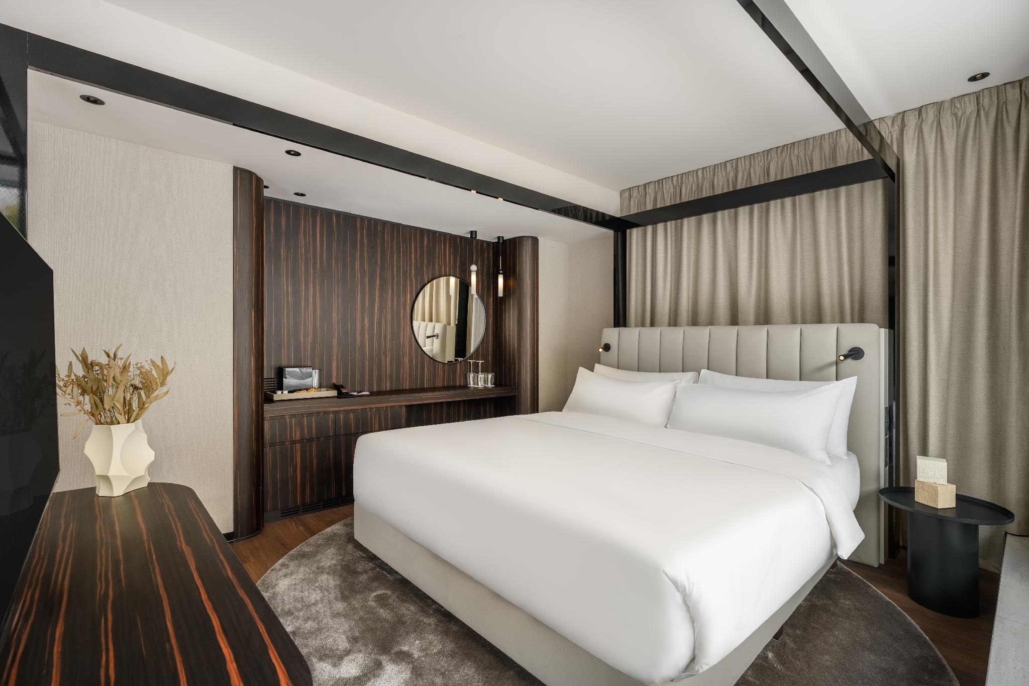 Studio, Double Bed, Balcony