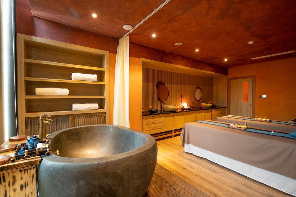Sala Grand TuyHoa Hotel 15/50
