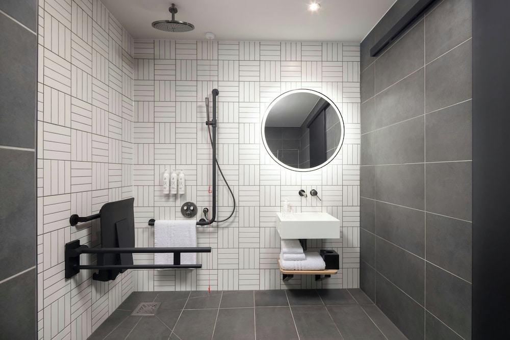 Moxy London Piccadilly Circus 47/47