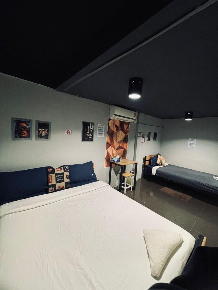 Room, Triple