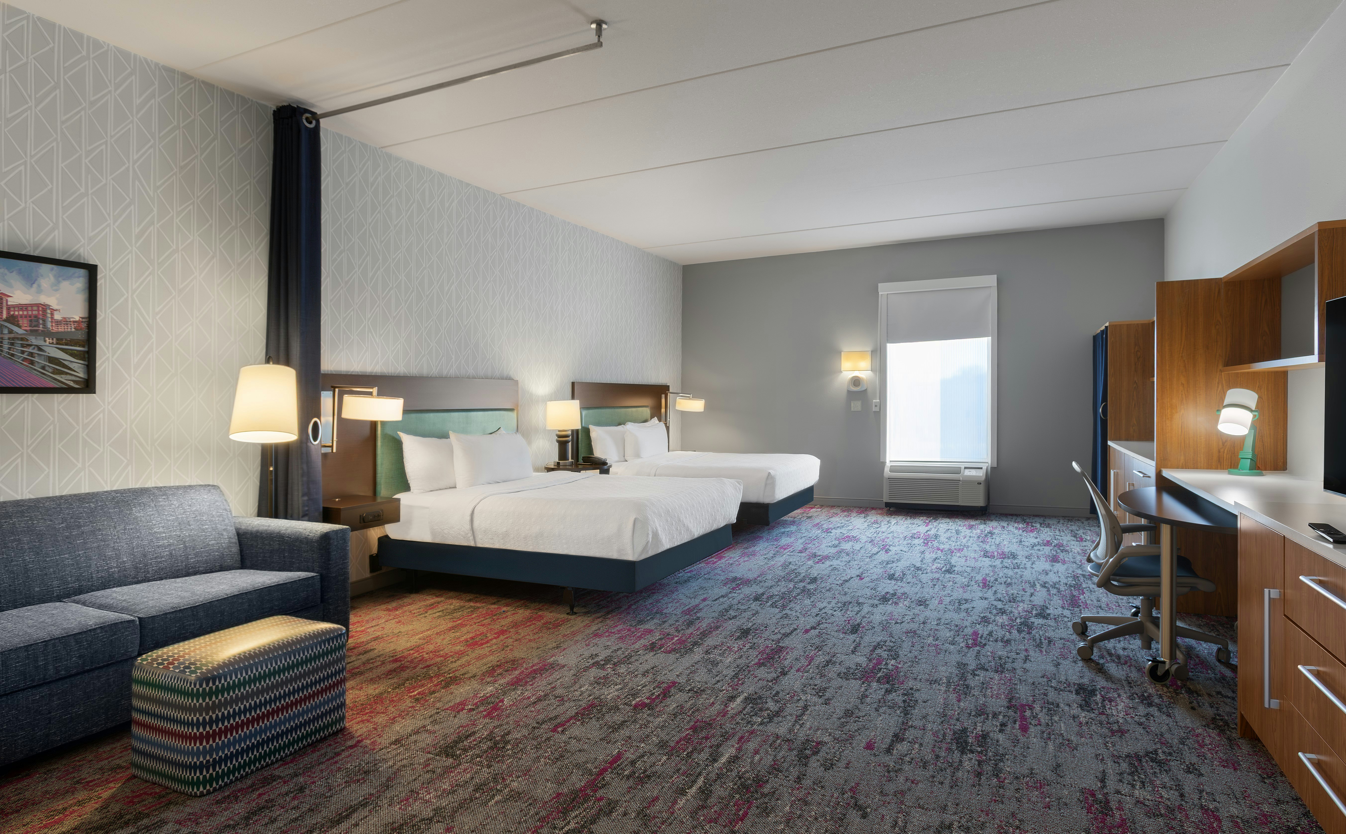 STUDIO, 2 QUEEN BEDS