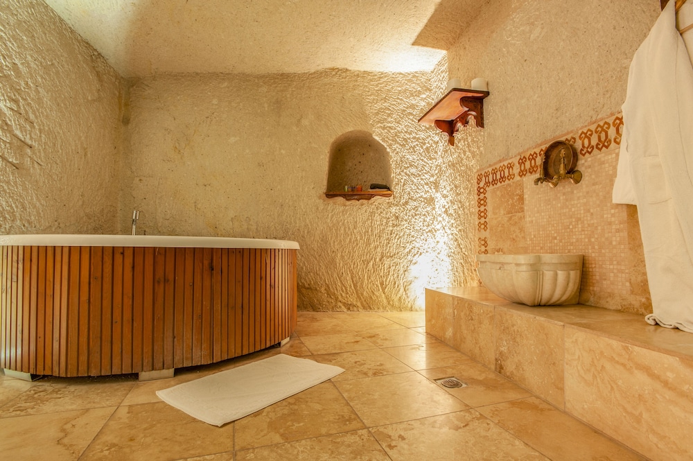 Ottoman Cave Suites 46/77