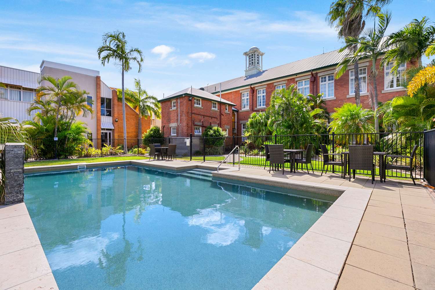 Quality Hotel Regent Rockhampton 4/25