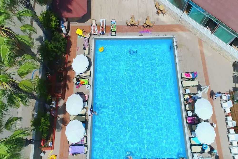 CLUB TESS HOTEL 40/47