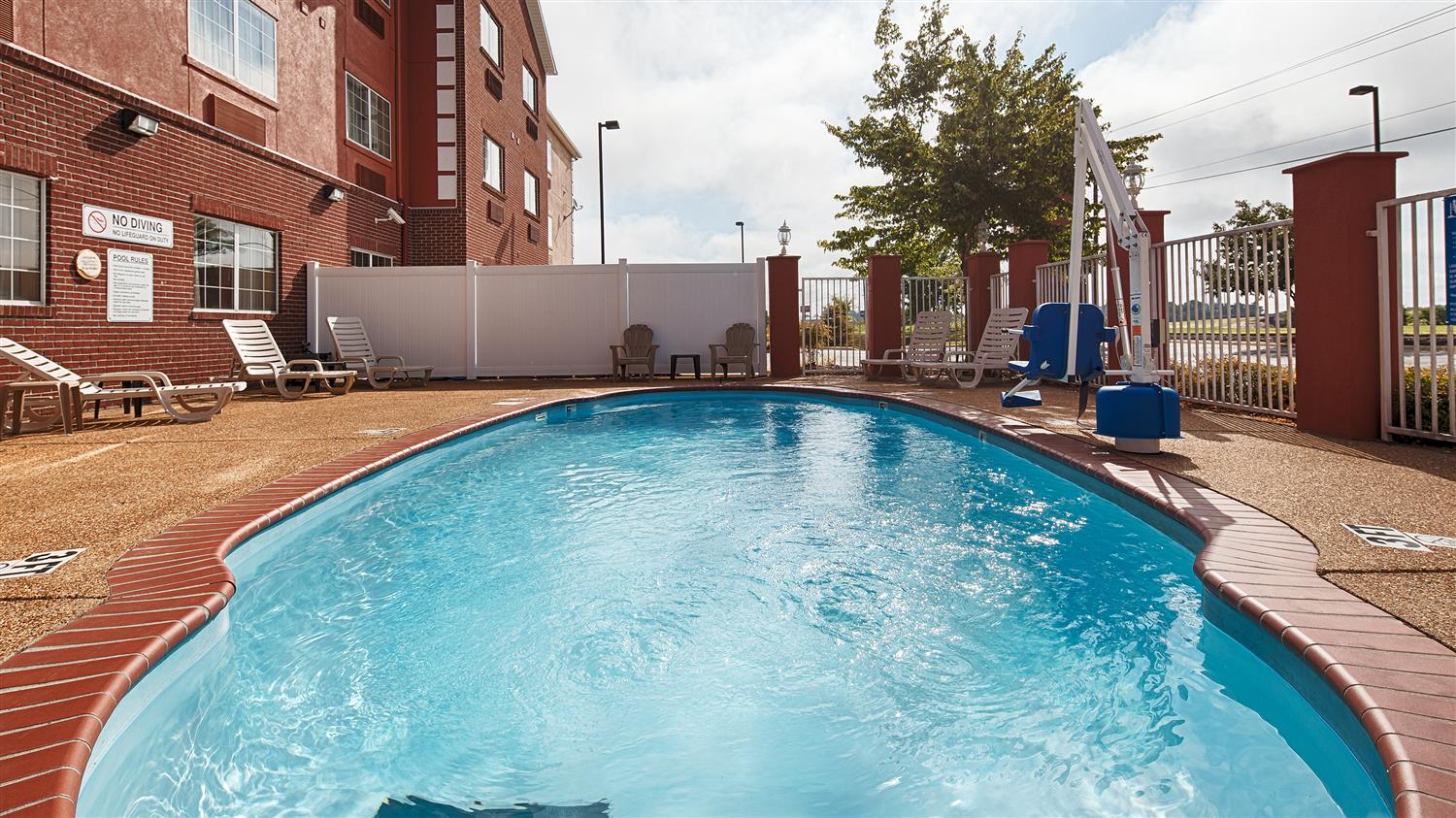 Best Western Plus Olive Branch Hotel & Suites 32/32