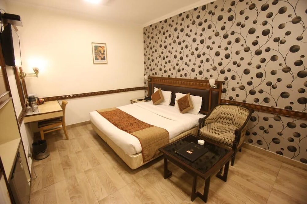 Amar Inn 18/57