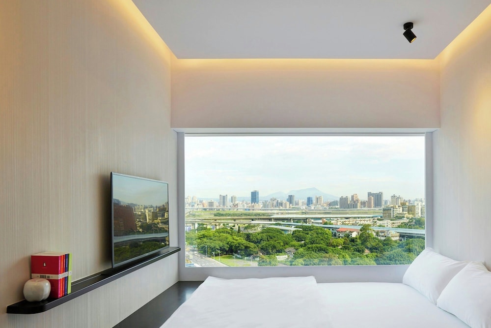 Premium, Double Bed, River View