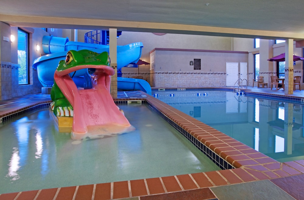 Holiday Inn Express Hotel Suites Longmont 33/49