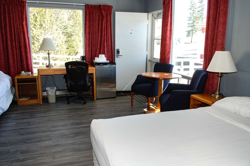Standard, 2 Double Beds