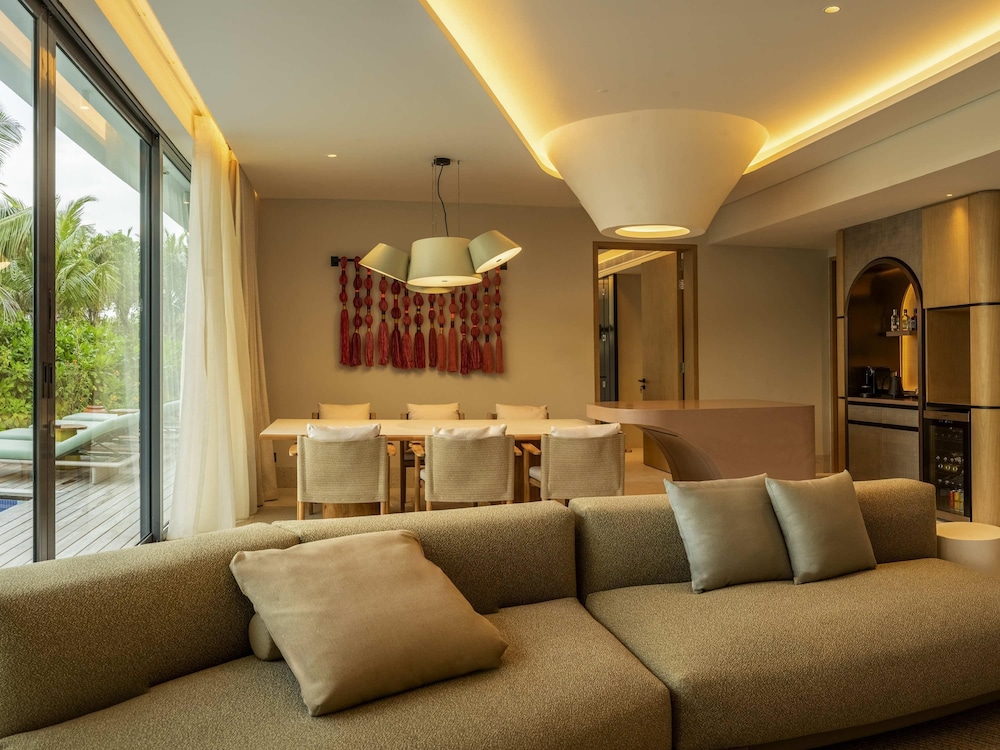 SO/ Maldives 49/69