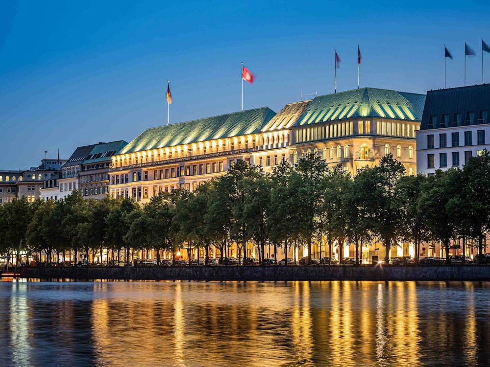Fairmont Vier Jahreszeiten 73/75