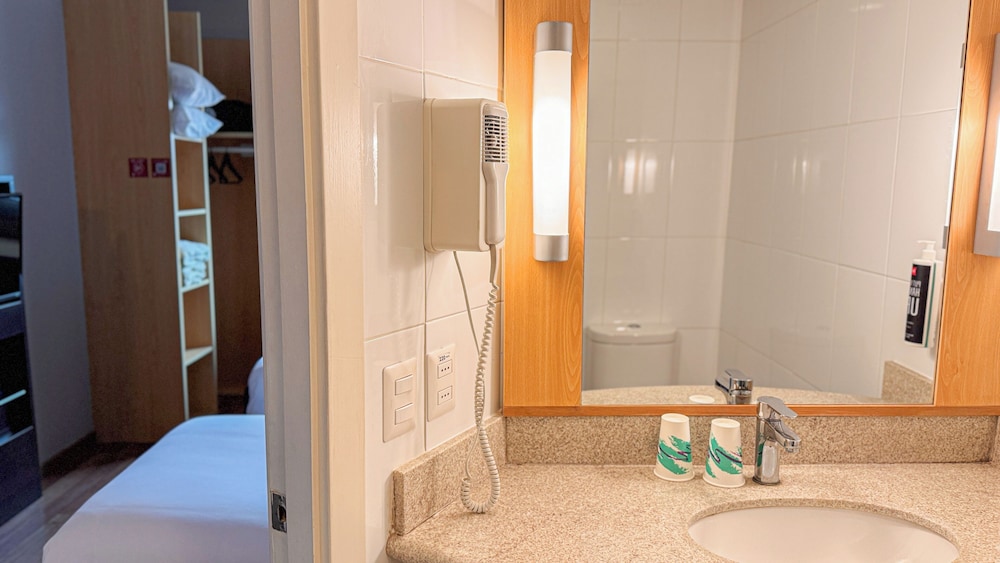 Ibis Puerto Montt 39/42