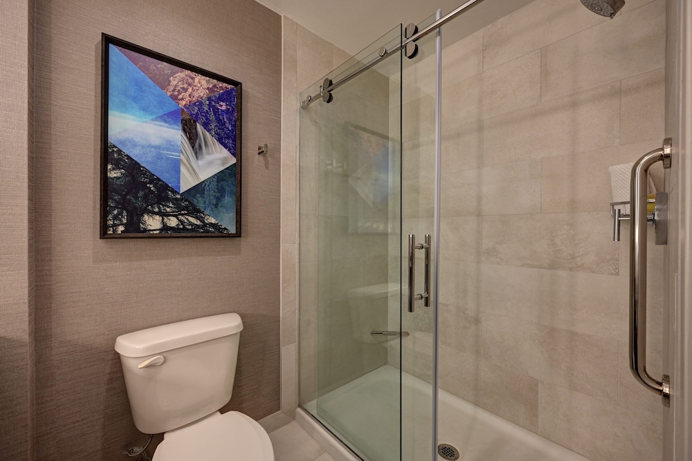 DoubleTree by Hilton Denver International Airport (ex. Holiday Inn Hotel And Suites) 18/45