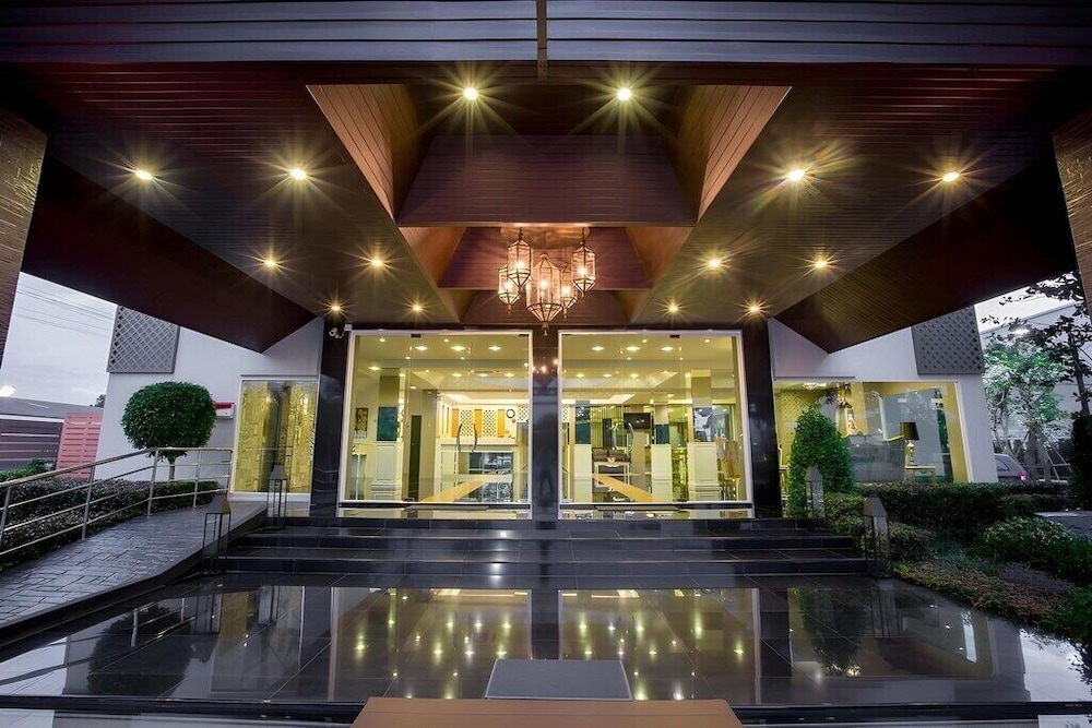 Harmonize Hotel 8/75