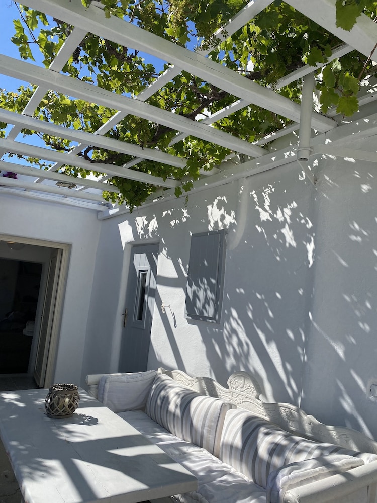 Flaskos Suites 5/50