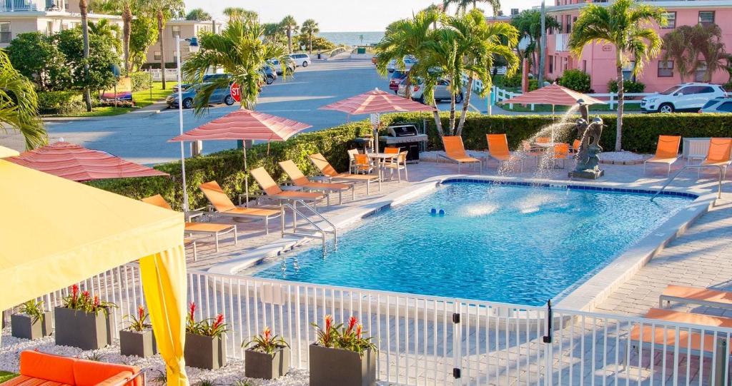 Room, Pool Side