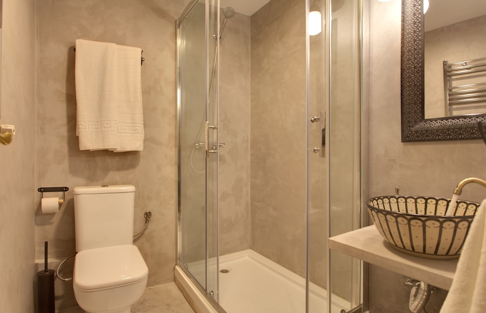 ABRACADABRA SUITES 22/54