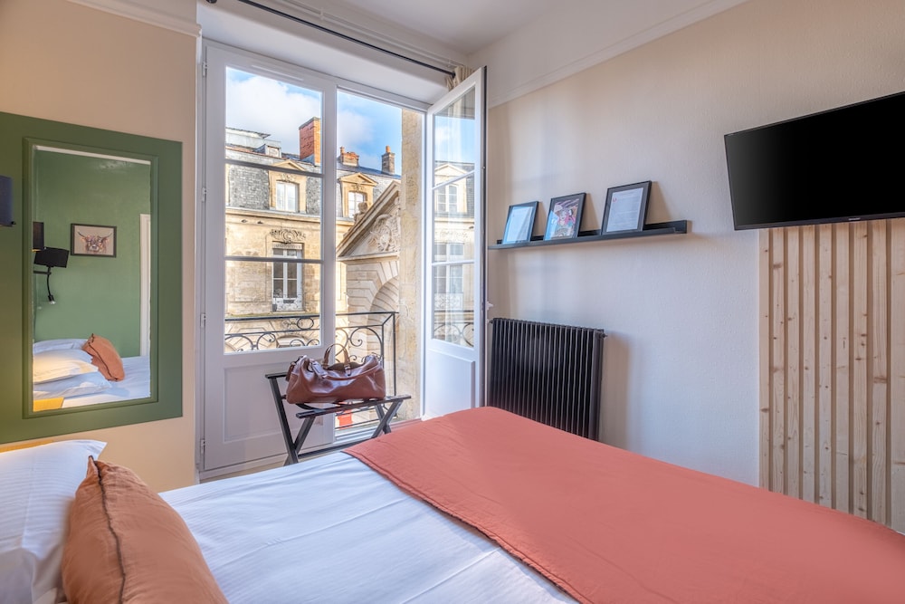 CLASSIC, CITY VIEW