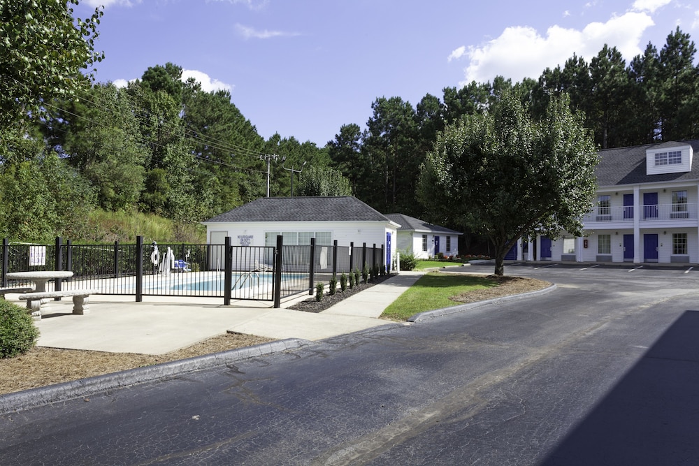 Baymont By Wyndham Greenwood 6/39