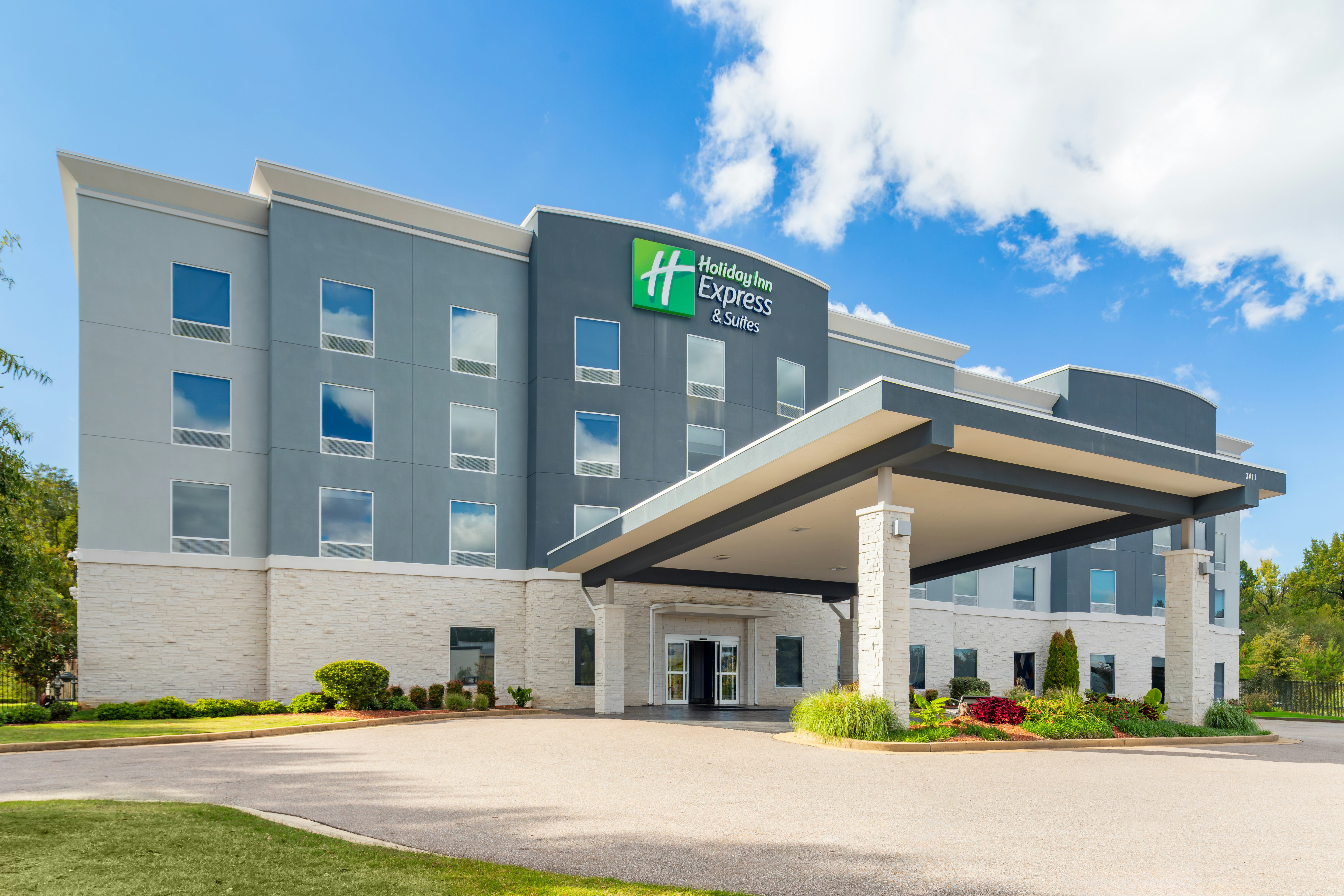 Holiday Inn Express & Suites Memphis Arpt Elvis Presley Blv 48/53