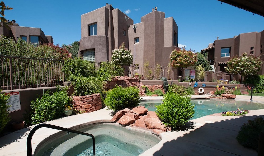 Adobe Grand Villas 71/73
