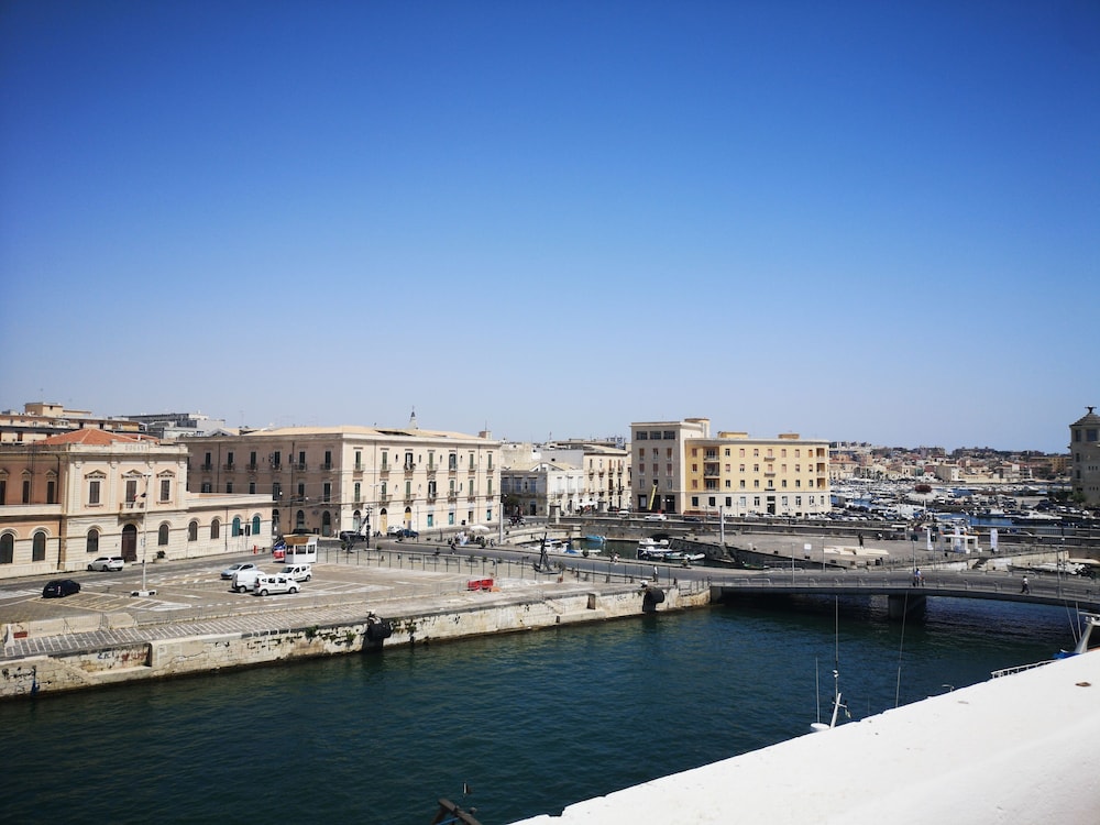 L'approdo Delle Sirene 35/50
