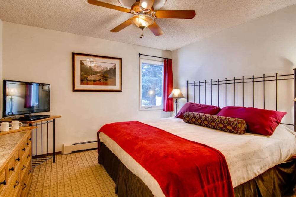 Eagle Point Resort 15/50