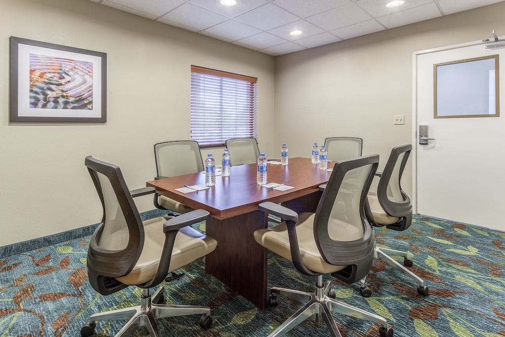 CANDLEWOOD SUITES AURORA- NAPERVILLE 42/51