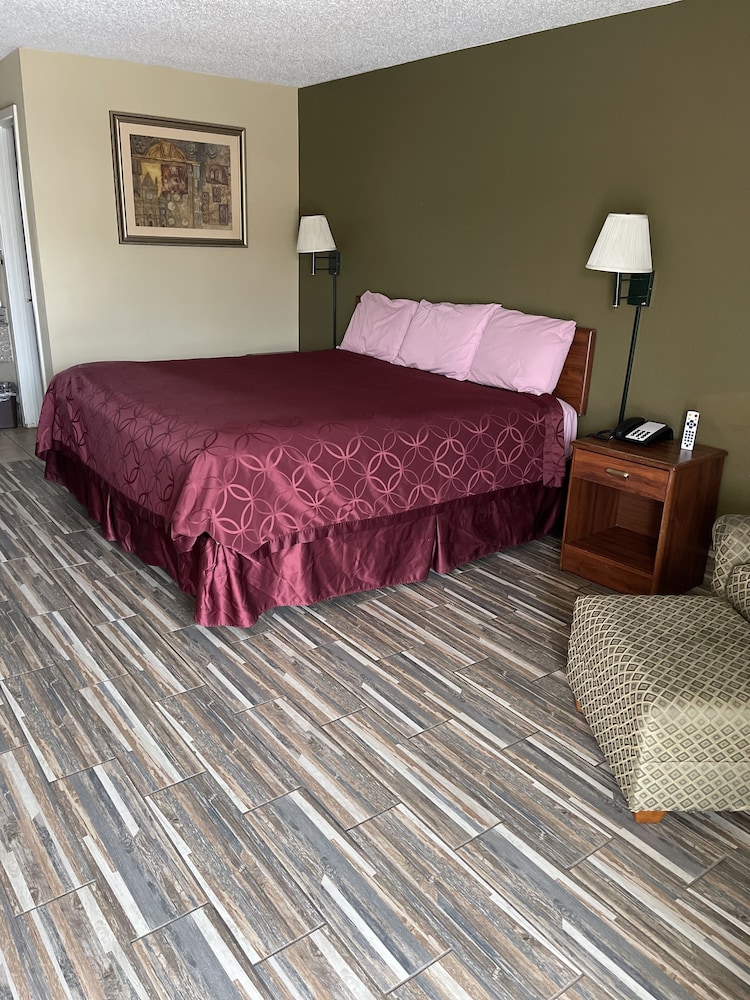 Plaza Inn Big Spring 19/50