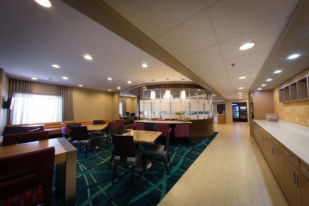 Springhill Suites by Marriott Warwick 3/38
