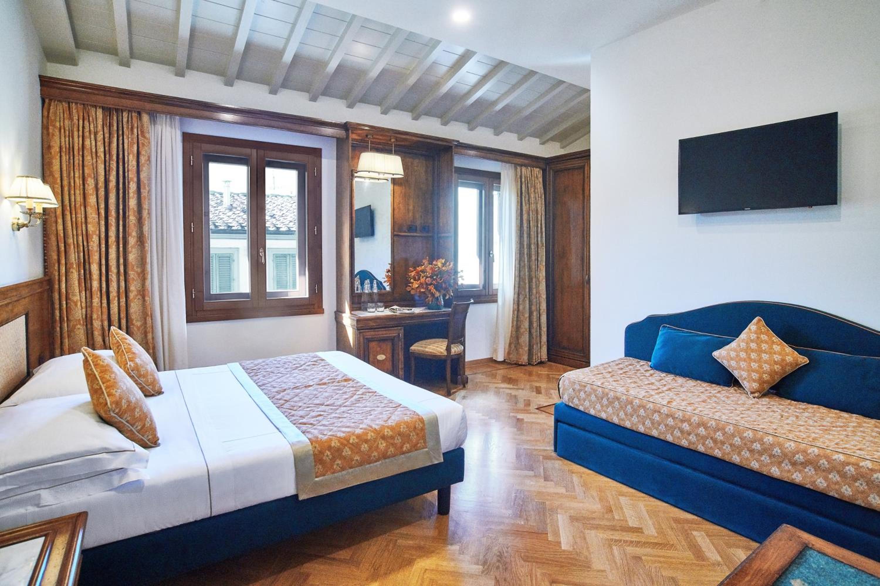 Junior Suite, Double or Twin Bed