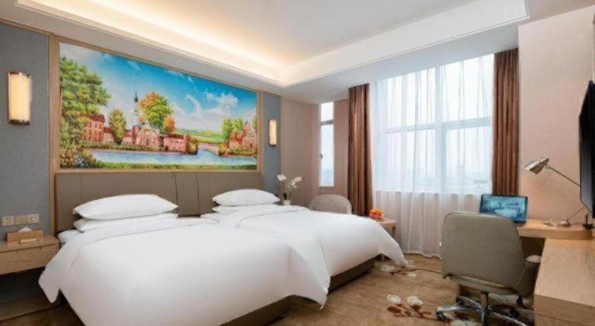 Vienna Hotel (Qujing Railway Station) 30/46