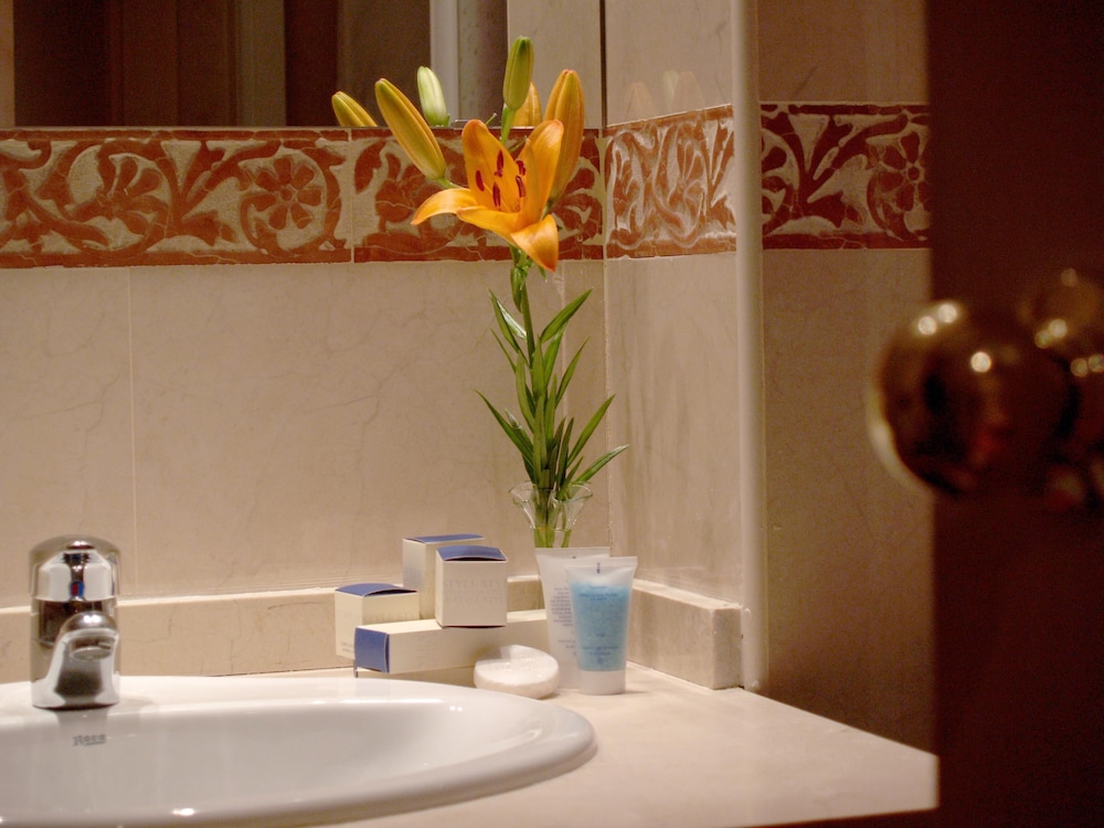 Sunotel Junior Hotel 3/50