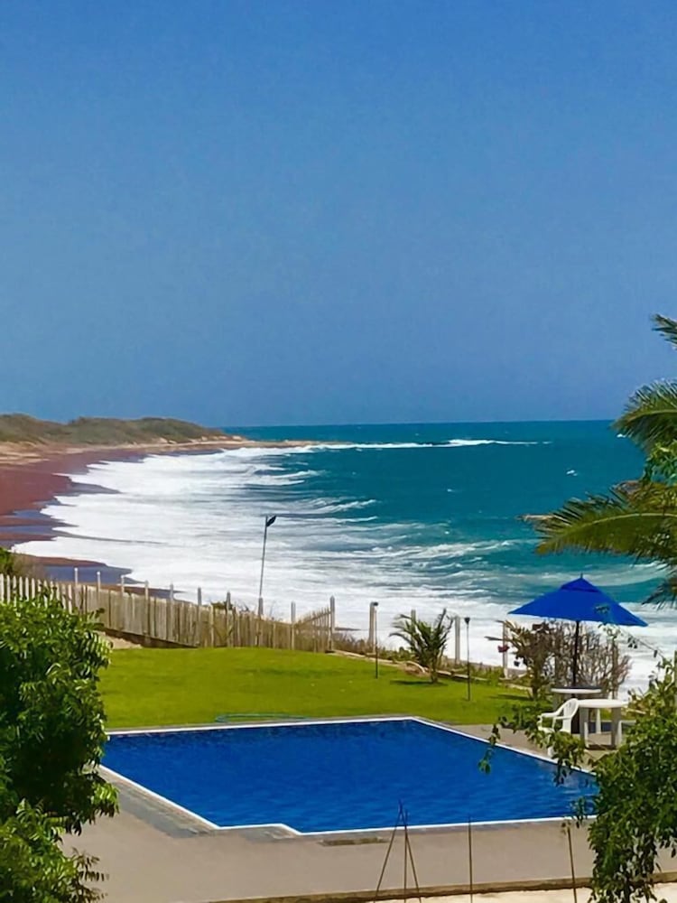 Peacock Beach 27/60